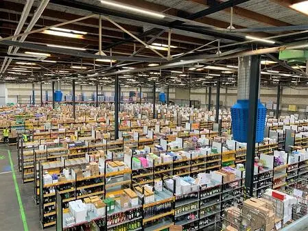 Adiabatic cooling distribution center